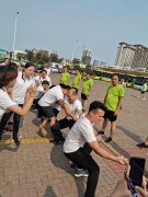  參加集團“五一”拔河比賽